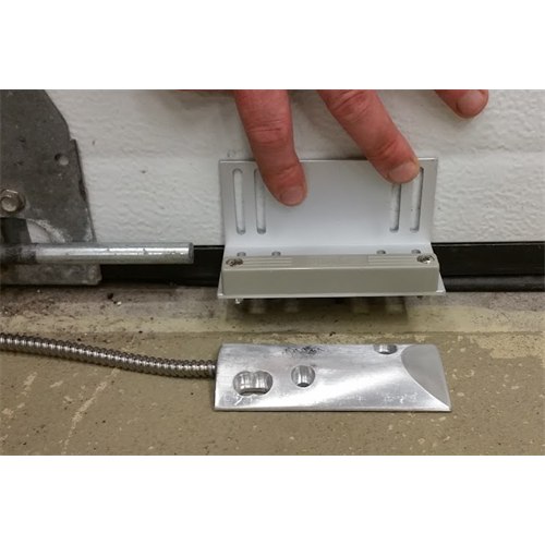 VIP100098L Flair Overhead Door Contact With L Bracket